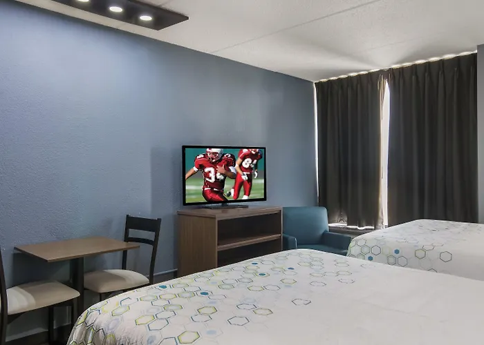 Hometowne By Red Roof And Conference Center Chicago - N Aurora Naperville 2*