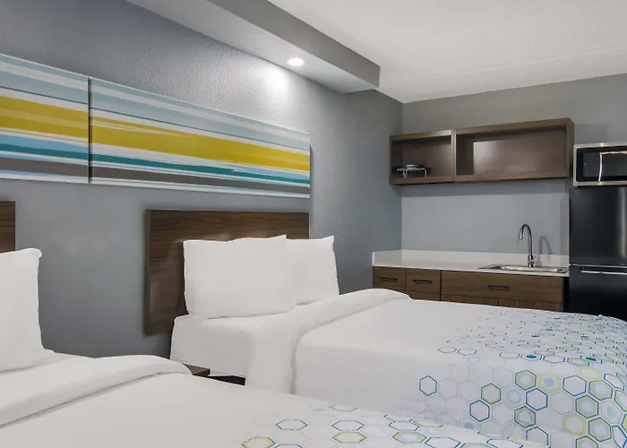 Hometowne By Red Roof And Conference Center Chicago - N Aurora Naperville 2*